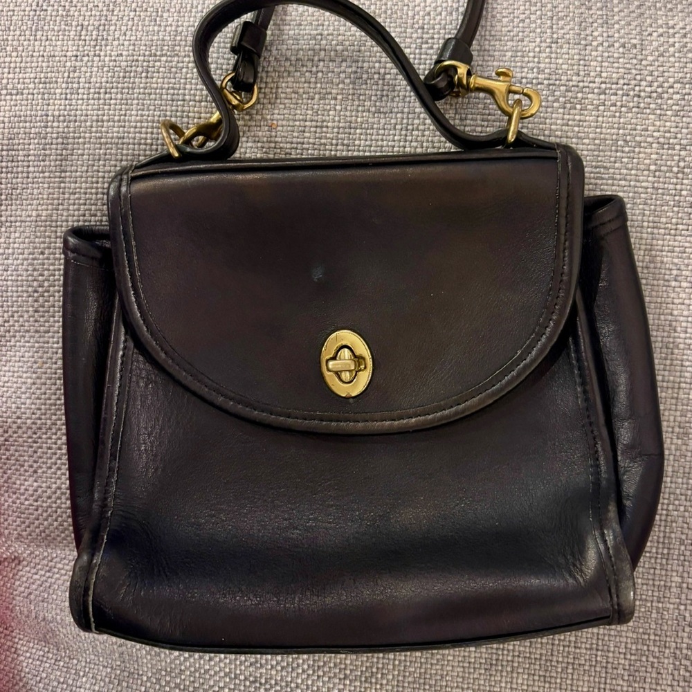 Authentic vintage Regina Coach Black Leather Bag in excellent condition